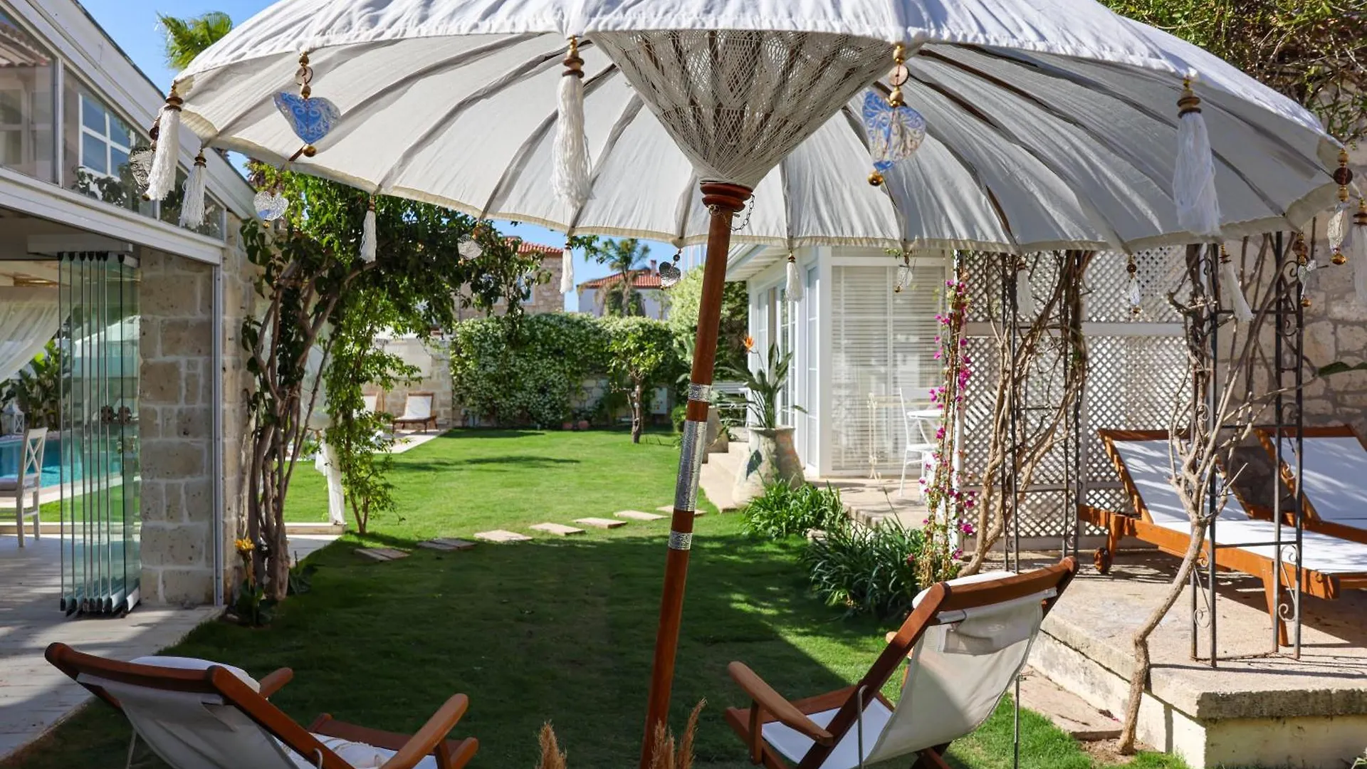 Pera Alacati Çeşme