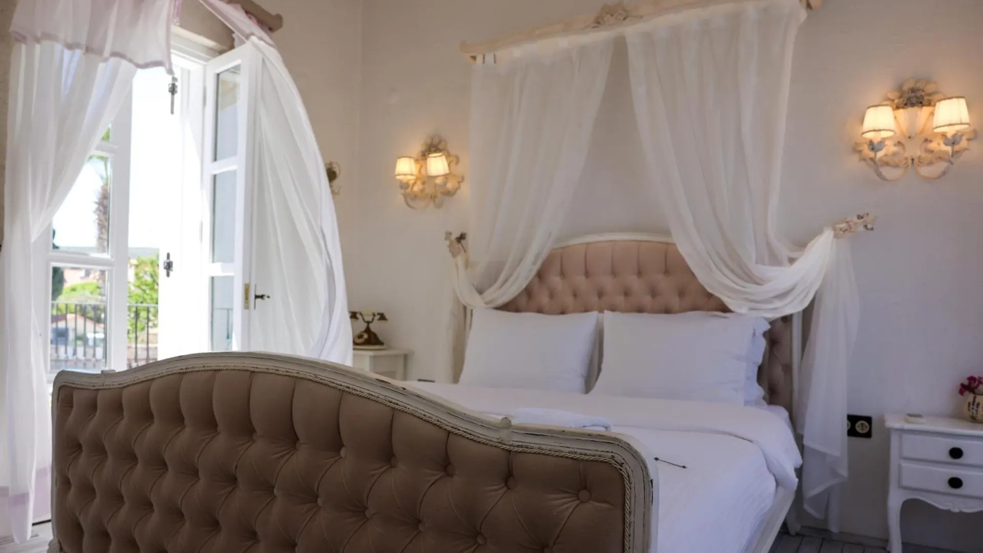 Pera Alacati Çeşme Hotel