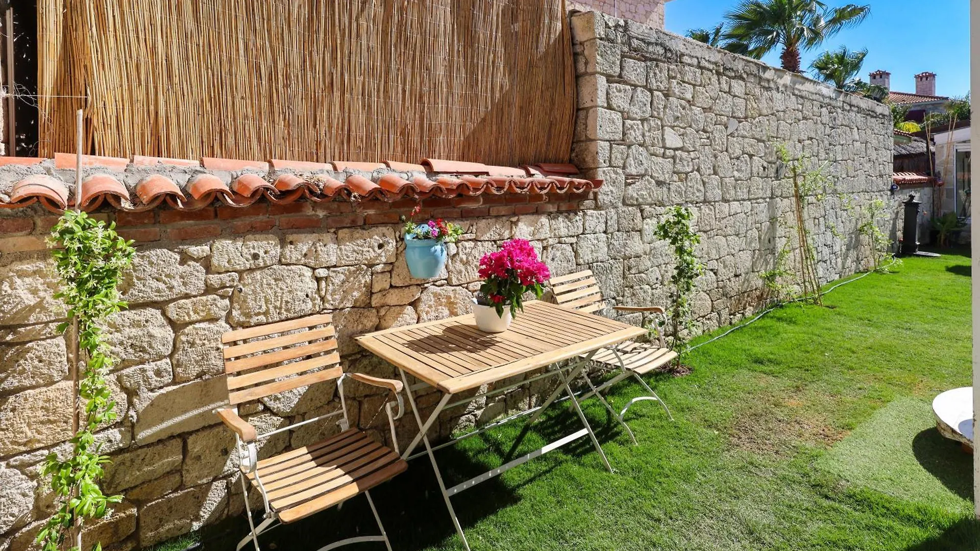Pera Alacati Çeşme