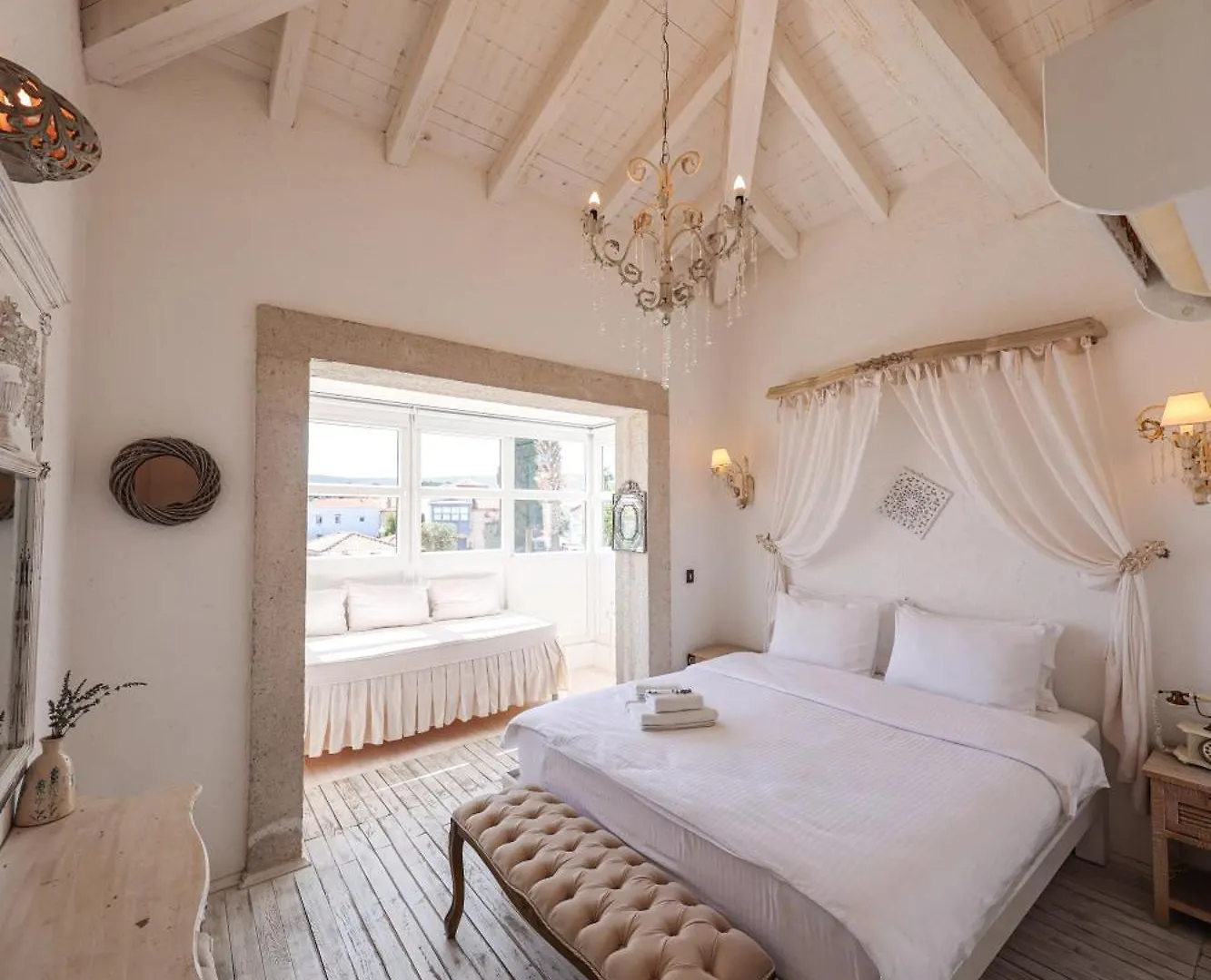 Pera Alacati Çeşme 0*,